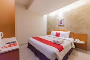 RedDoorz Plus @ Cipaganti Street 3